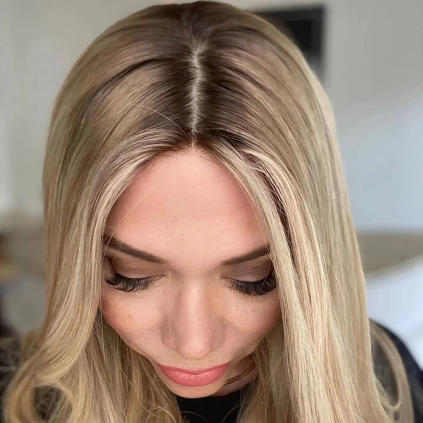 

Высококачественный мягкий светло-русый женский парик с эффектом омбре, длинный волнистый, легко носить, парик спереди, предварительно выщипанный парик для косплея