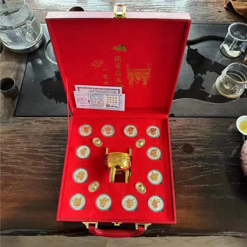

Five Emperors Blessing Gold and Silver Commemorative Medal Collectible Artwork Treasure Live Streaming Sales Auspicious Alloy