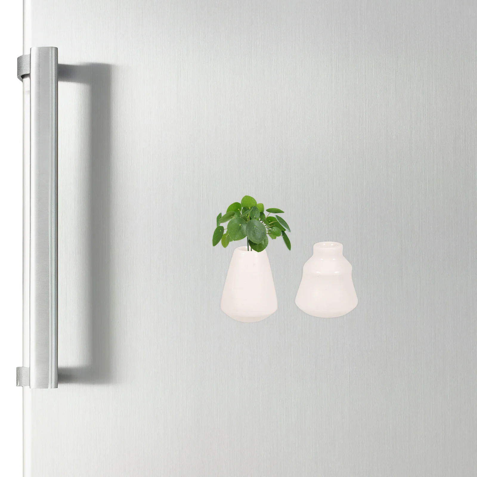 แม่เหล็กติดตู้เย็นเซรามิก 6 ชิ้น รูปแจกันขนาดเล็กเรียบง่าย สำหรับปลูกต้นไม้ ตกแต่งบ้าน สำนักงาน ระเบียง ทำจากพอร์ซเลนสีขาว