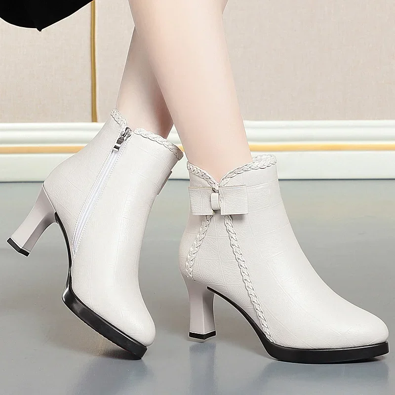 Jesienne buty damskie na platformie New Plus Velvet Stiletto Heel Ankle Boots Winter Versatile Pointed Toe Warm Short Boots