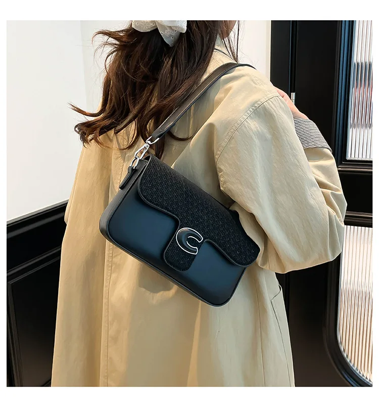 트렌디한 작은 사각 크로스백 2025년 신상 여성용, 패셔너블한 잠금 버클 숄더백, 가벼운 데일리백