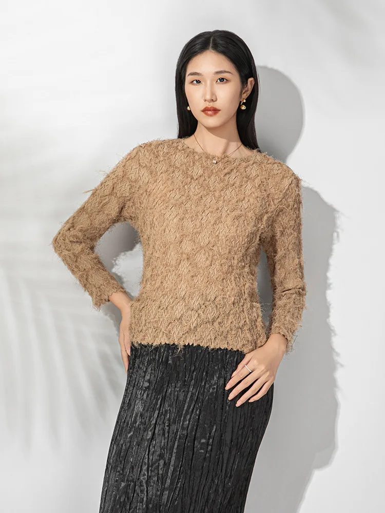 Miyake moda em forma de v plissado topo feminino 2025 novo pulôver de manga comprida em torno do pescoço casual all-match camisa de fundo