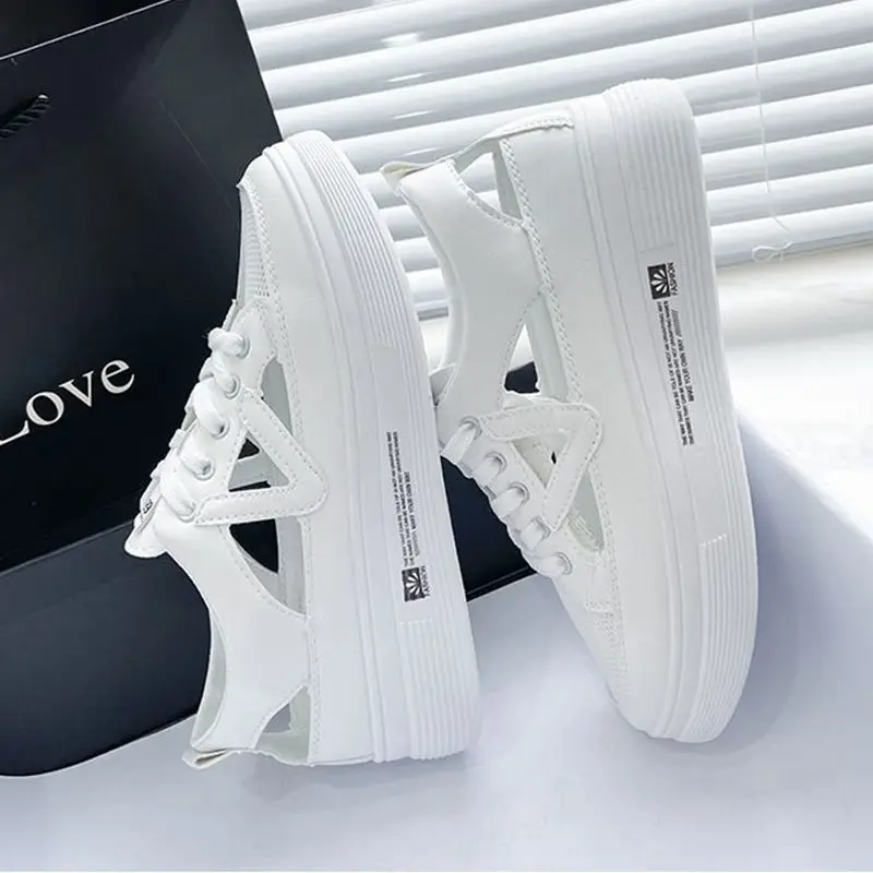 2024 New Summer Hollow Headed Leisure Sports Little White Women\'s Shoes with Inner Elevated Thick Sole Sandals Women\'s Sandals