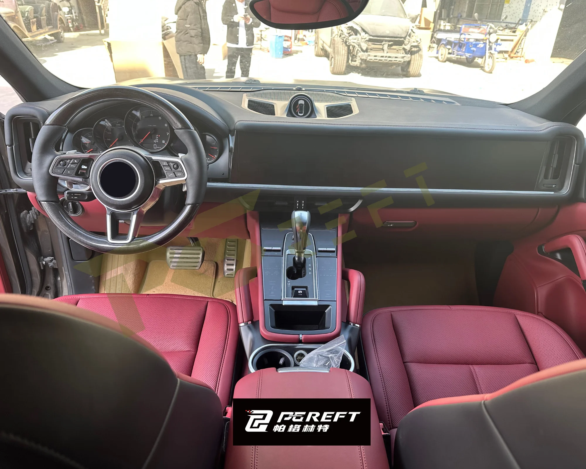 PG untuk porsche Cayenne 2011-2017 Model Modifikasi 2024 dengan Konsol Tengah, Panel Instrumen Pusat, Layar Tampilan Penumpang