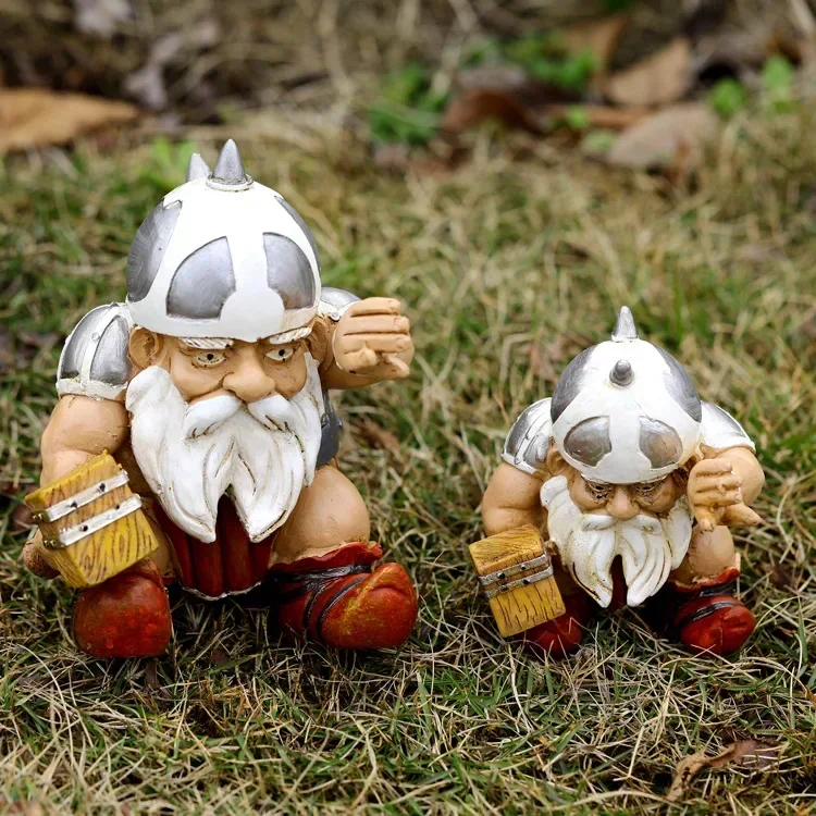 1pcs Resin Pirate Gnome Dwarf Goblin Victor Take Axe Take Hammer Garden Decoration Craft Ornament living room decoration