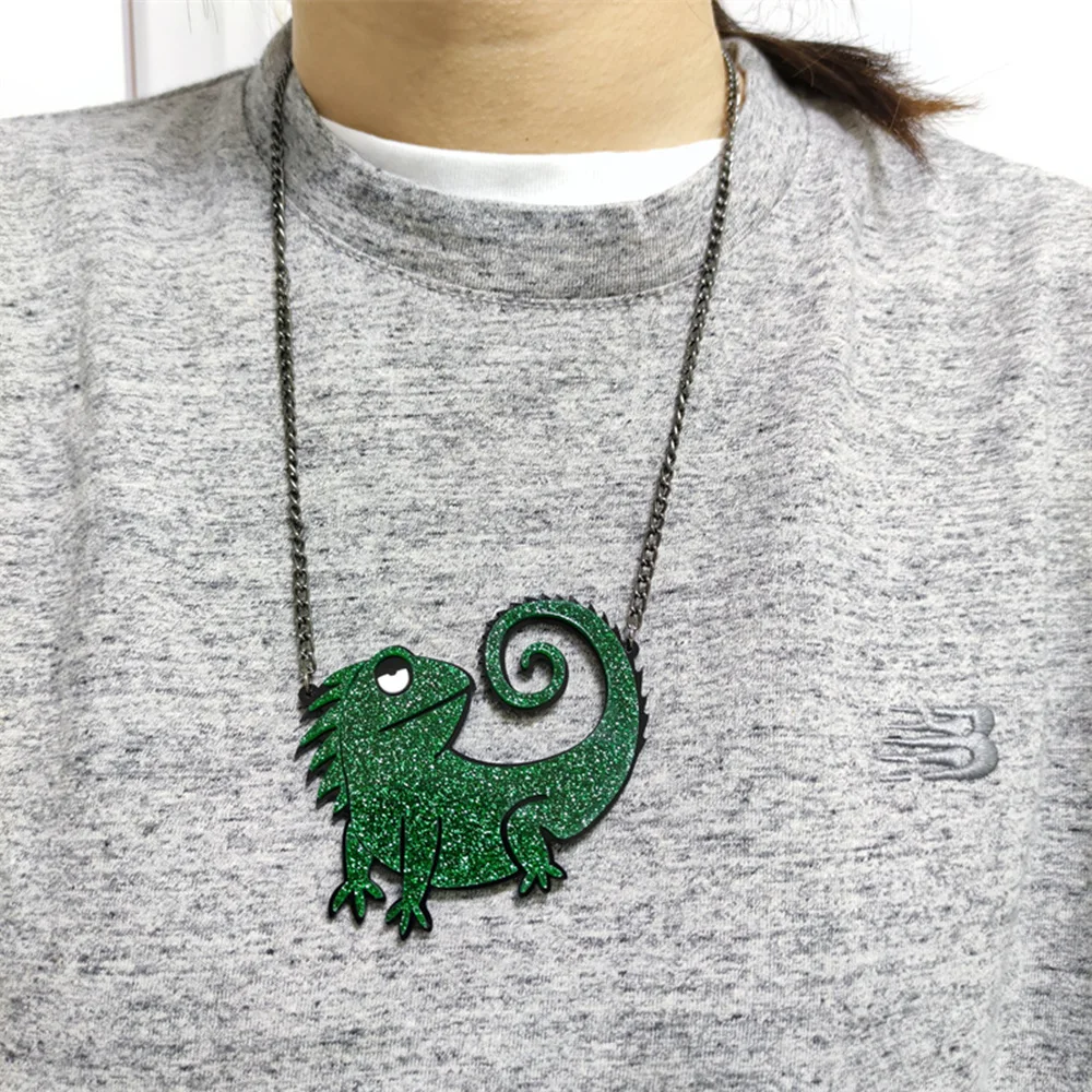 KUGUYS Lizard Chameleon Pendant Necklace for Women Men Green Glitter Acrylic Animal Black Chain Fashion Jewelry Accessories