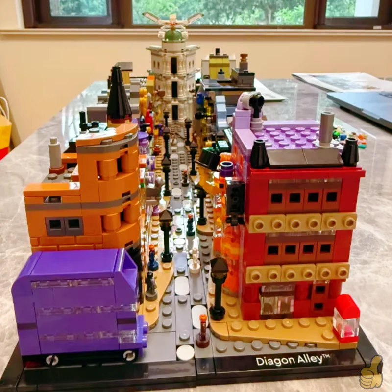 In stock NEW 5544pcs MOC-75978 Alley Street View Building Blocks Set Home Decoration Desktop Ornament Toys Birthday Party Gifts view 5
