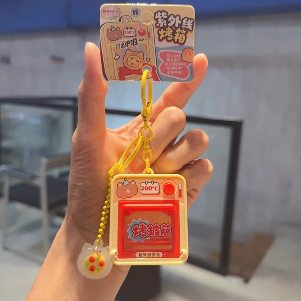 Funny Cute Mini Oven Keychain Interactive Lightweight Simulation Baking Food Key Ring Portable UV Color Changing Keychain Gift