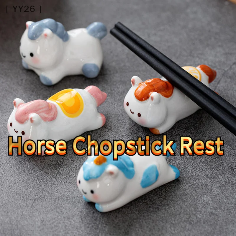 1/2-قطعة السيراميك الحيوان عود الراحة لطيف زودياك أدوات المائدة 2026 سنة الحصان ولادة هدية الجدول حلية #1