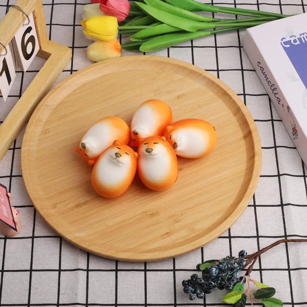 ของตกแต่งโต๊ะทำงานรูปไข่สไตล์ชิบะอินุ 1/3/5/10 ชิ้น ทำจากวัสดุ PU รูปทรงไข่เหมือนจริง ของตกแต่งบ้านและสำนักงาน ของขวัญคริสต์มาสสุดสนุก