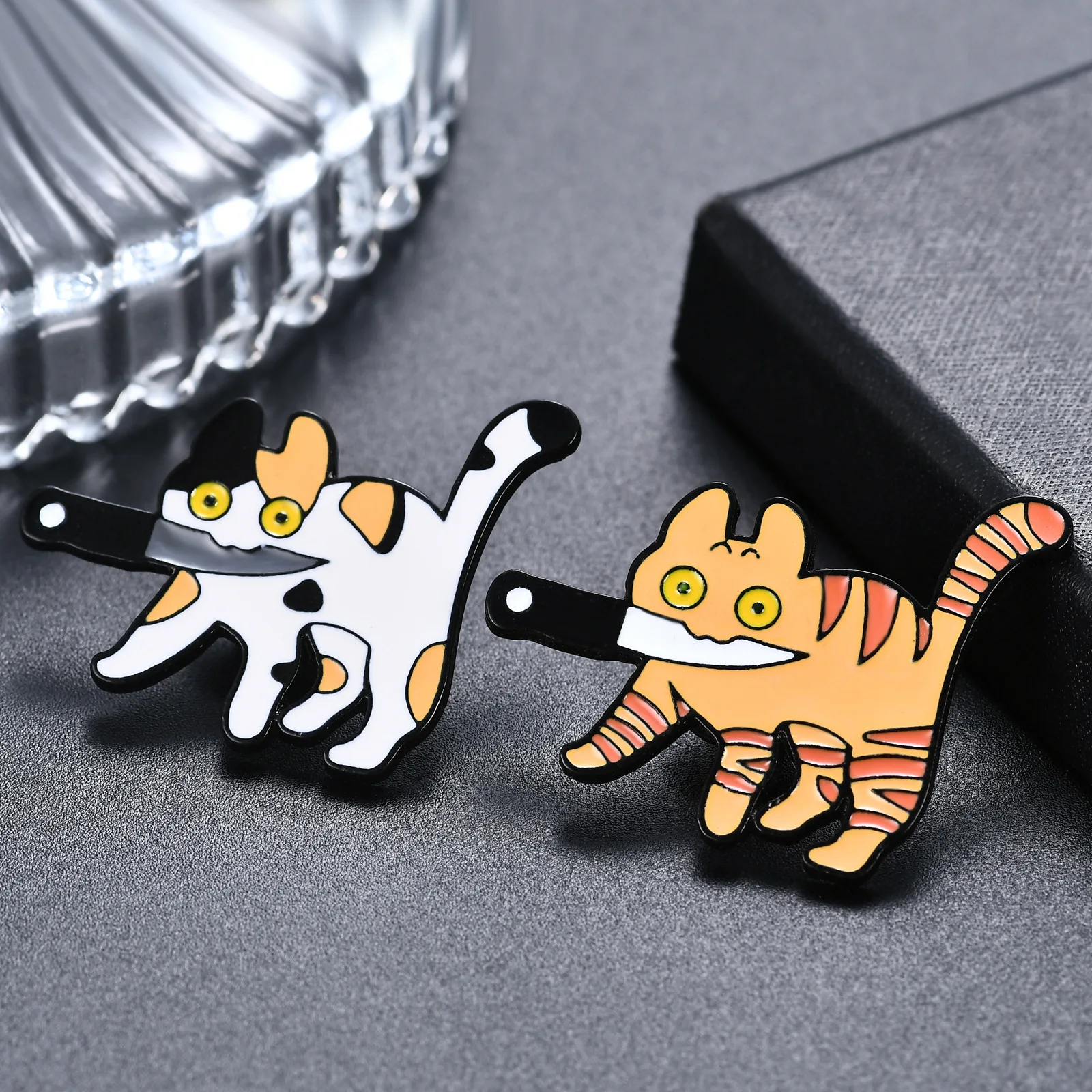 2PCS Cute Cat Brooch Cartoon Collar Cap Pin Animation Badge Alloy Party Accessories Scarf Buckle Bag Clip Jewelry Gifts Children