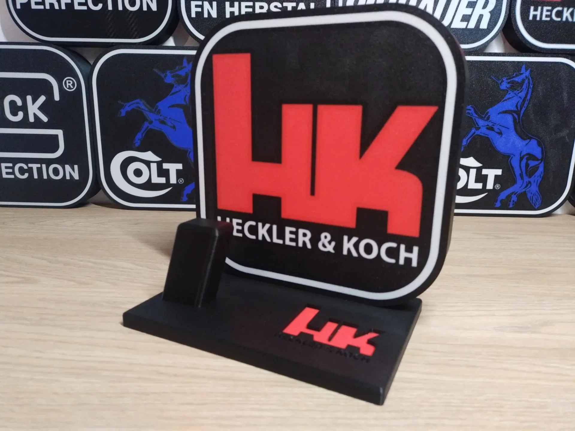 Universeller Pistolenständer mit Licht-Display-Halter für Revolver Glock Ar Rifle Cool Collection Launcher Storage Showcase Mount