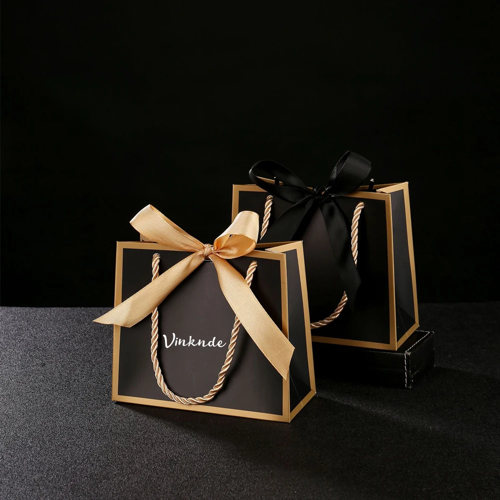 

Подарочные пакеты с ручками и шелковой лентой 14x6x12 см с возможностью нанесения логотипа для свадеб, дней рождения, ювелирных изделий, косметики, конфет и подарков.