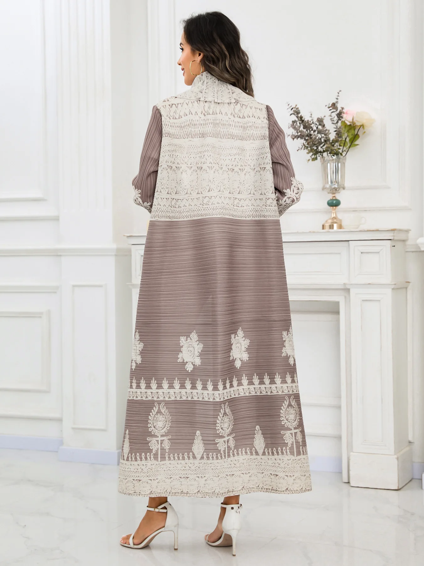 Ropa de mujer de Oriente Medio Dubai Arabia Saudita abaya moda plisada estampada Miyake abrigo largo abaya plisado