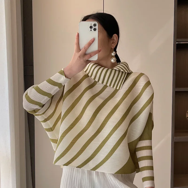 

Pleats Pleated Lapel Striped Print Pullover 2023 Summer New Bat Sleeve Loose Vintage T-shirts for Women Aesthetic Clothes