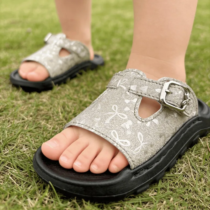 Girls Fashion Shoes Outdoors Soft Bottom Kids Beach Shoes Open Toes Comfortable 2026 Brand New Children Slippers Non-slip Trendy