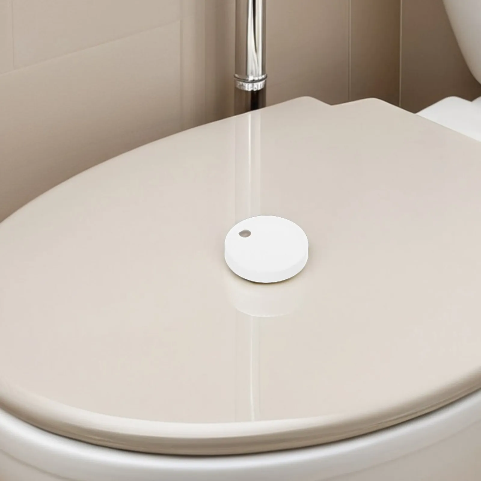 

Комплект из 4 декоративных пластиковых колпачков для винтов унитаза, 55 мм, универсальные для дома, отелей, общественных туалетов, для монтажных гаек