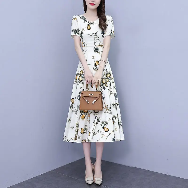 New Fashionable Dress with Short-sleeved Floral Temperament Age-reducing Waist and Making You Look Slimming