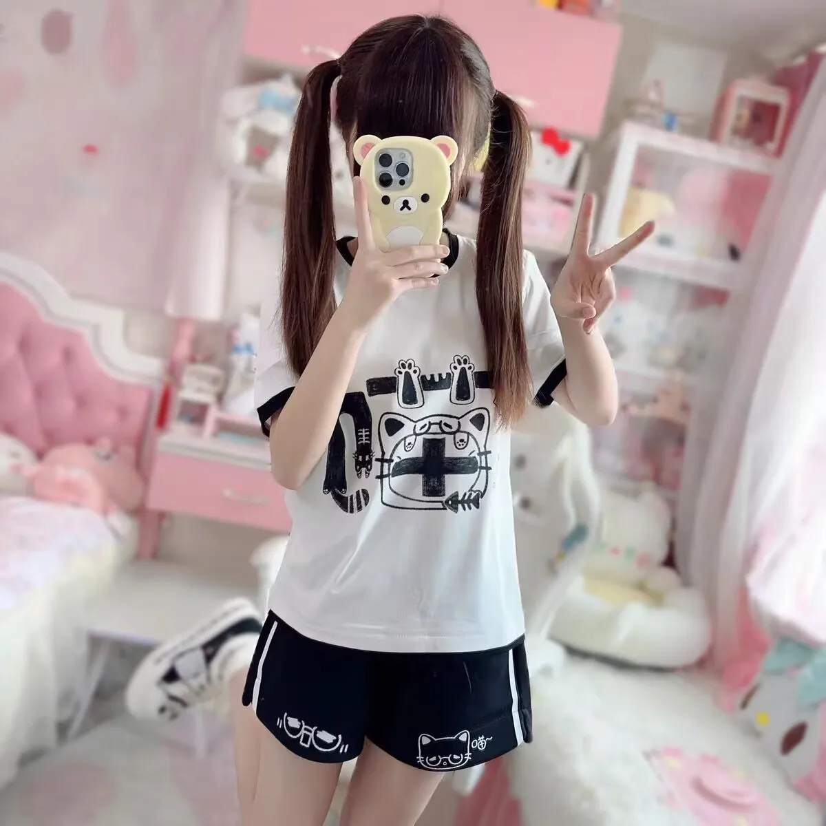 

Милый летний новый повседневный спортивный комплект из футболки и шорт для женщин-гейчей, с круглым вырезом, пуловер