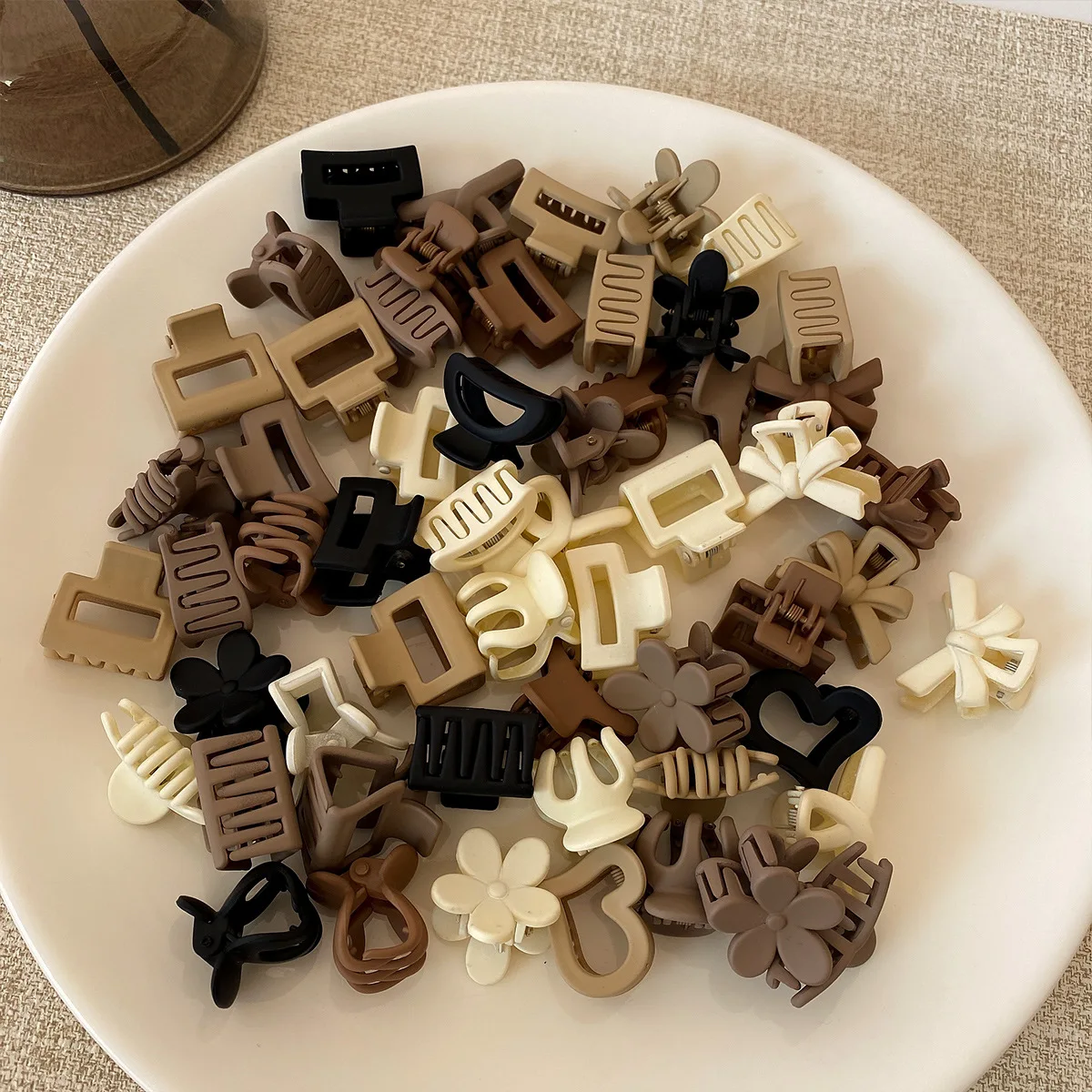 10/20/30pcs Beige Mixed Pack Small Clips, Cute Girl Accessories - Perfect for Daily Use, Special Occasions, or Travel Gifts view 3