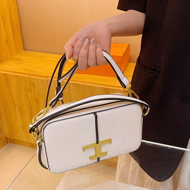 Borsa tote a tracolla di lusso classica in pelle da donna elegante, stilista, per vestirsi chic tutti i giorni