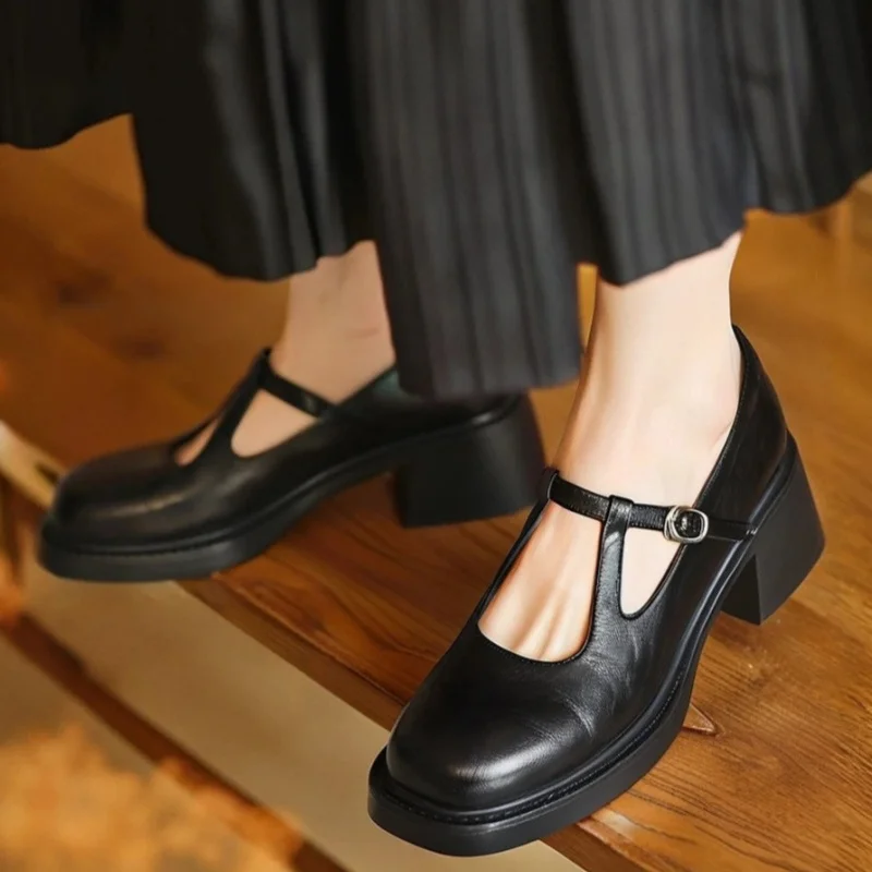 

Retro Women's Brogue Leather Shoes Spring round Head Carved Mary Jane Shoes Women Oxfords Women's Shoes Ladies Leather Female