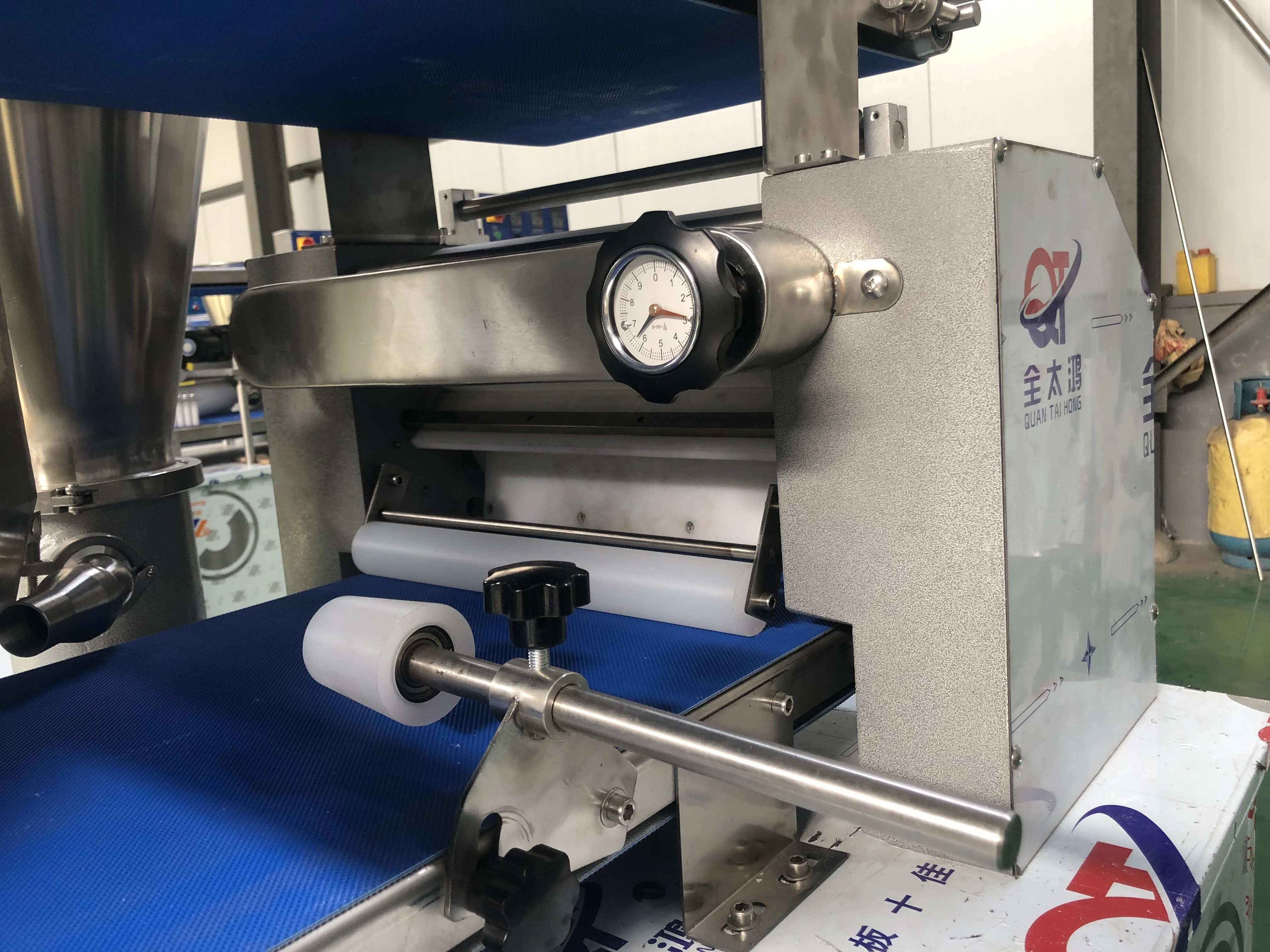 เครื่องทำซาลาเปาจีนอัตโนมัติเครื่องทำซาลาเปาด้วยมือ