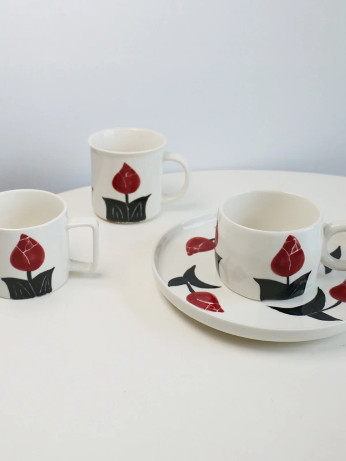 

Creative Korean Sle Hand-Painted Cerc Mug Steak Plate Small Clear Tulip Coffee Cup Fruit Plate Dining Utensils