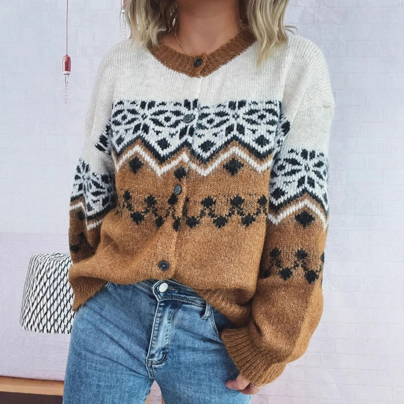 

Новая осенне-зимняя одежда контрастного цвета, рождественский кардиган со снежинками, женский кардиган 2025 года, однобортный вязаный кардиган, свитера