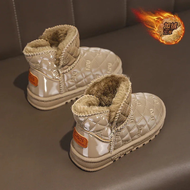 Botas de nieve a la moda para niños, botines cálidos de invierno, zapatos informales gruesos de felpa para exteriores, zapatos antideslizantes de algodón para chico