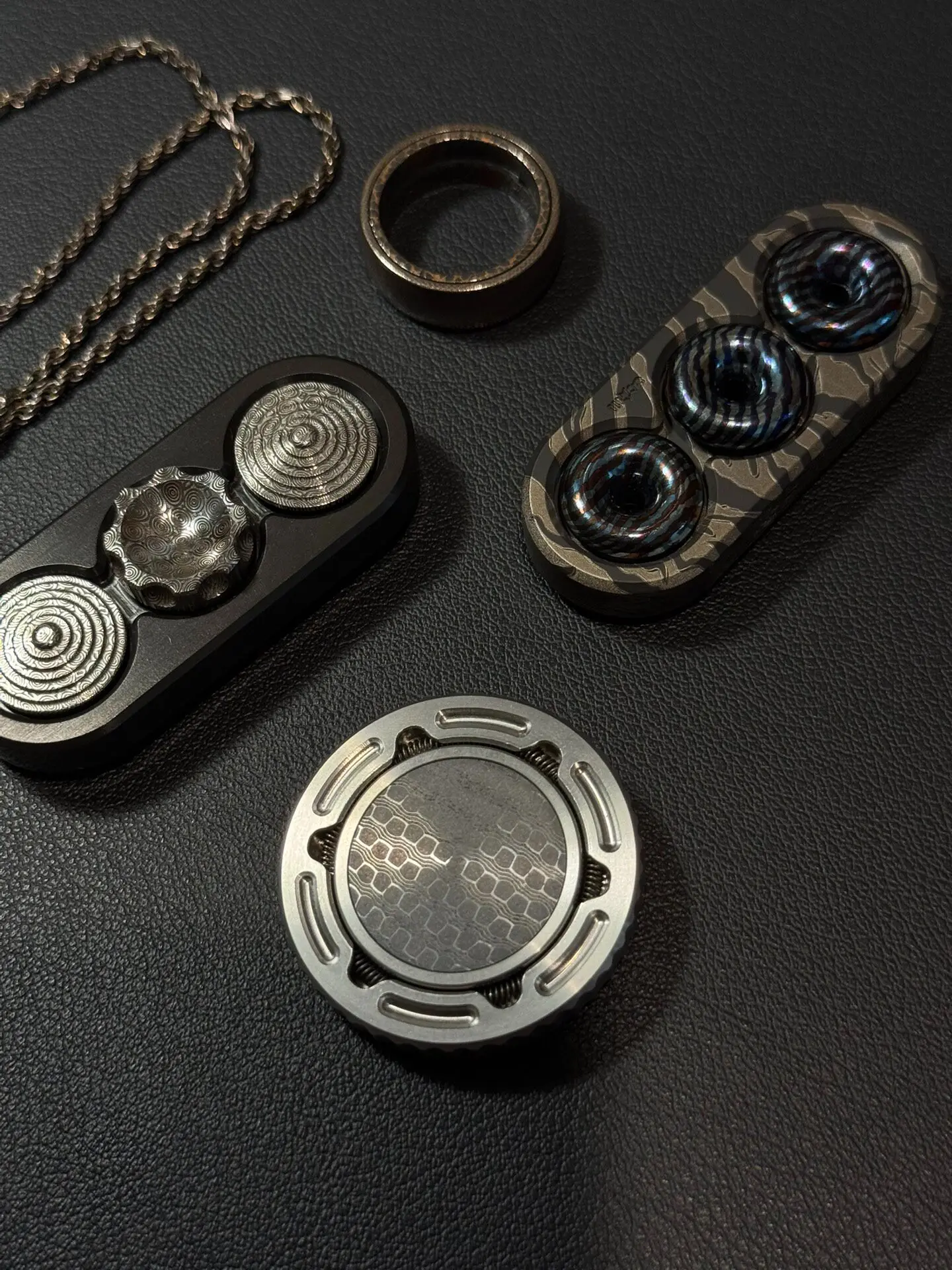 Used EDC Malaysian Reptile Bs Coin, Lei Ge Rui Powder Titanium Horse Triple, Superconducting Pig Ring