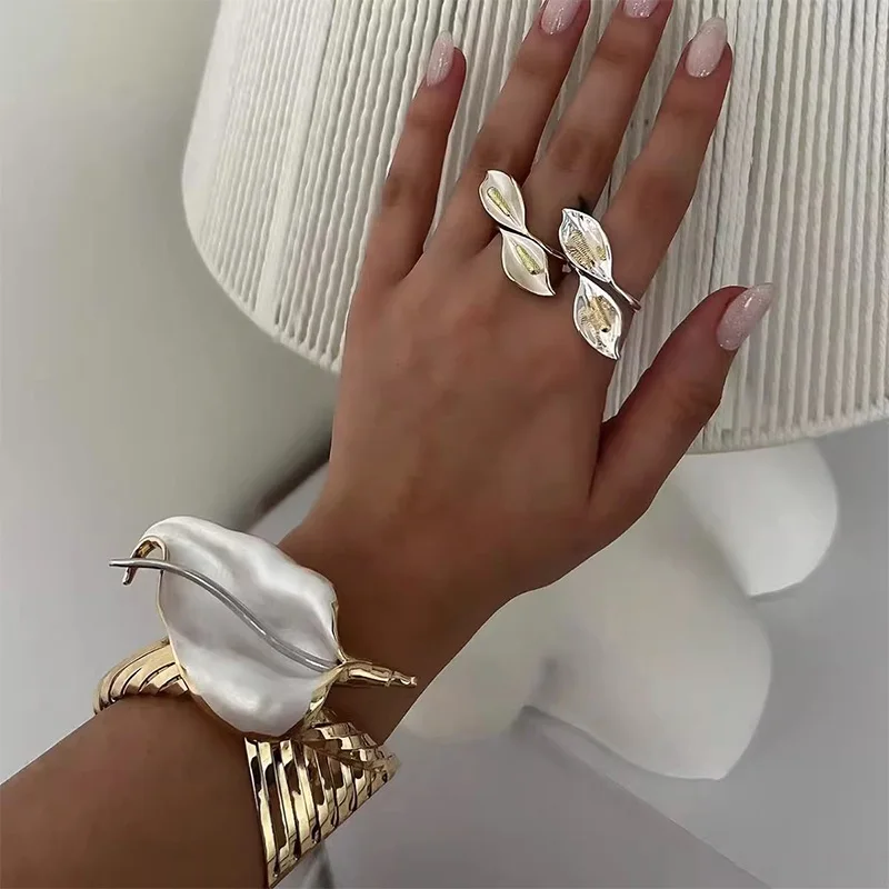 ZHUHE Women's Transparent Floral Artistic Jewelry Accessories Bracelet with Gold Accents
