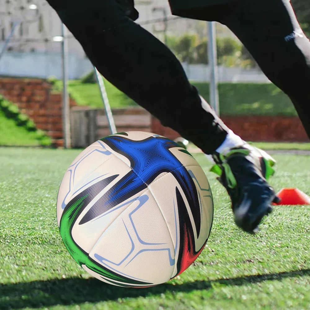 Bola Sepak Ukuran 5 Bahan PU Bola Sepak Standar Berkualitas Tinggi Bola Sepak Resmi Luar Ruangan Ukuran 5 PU