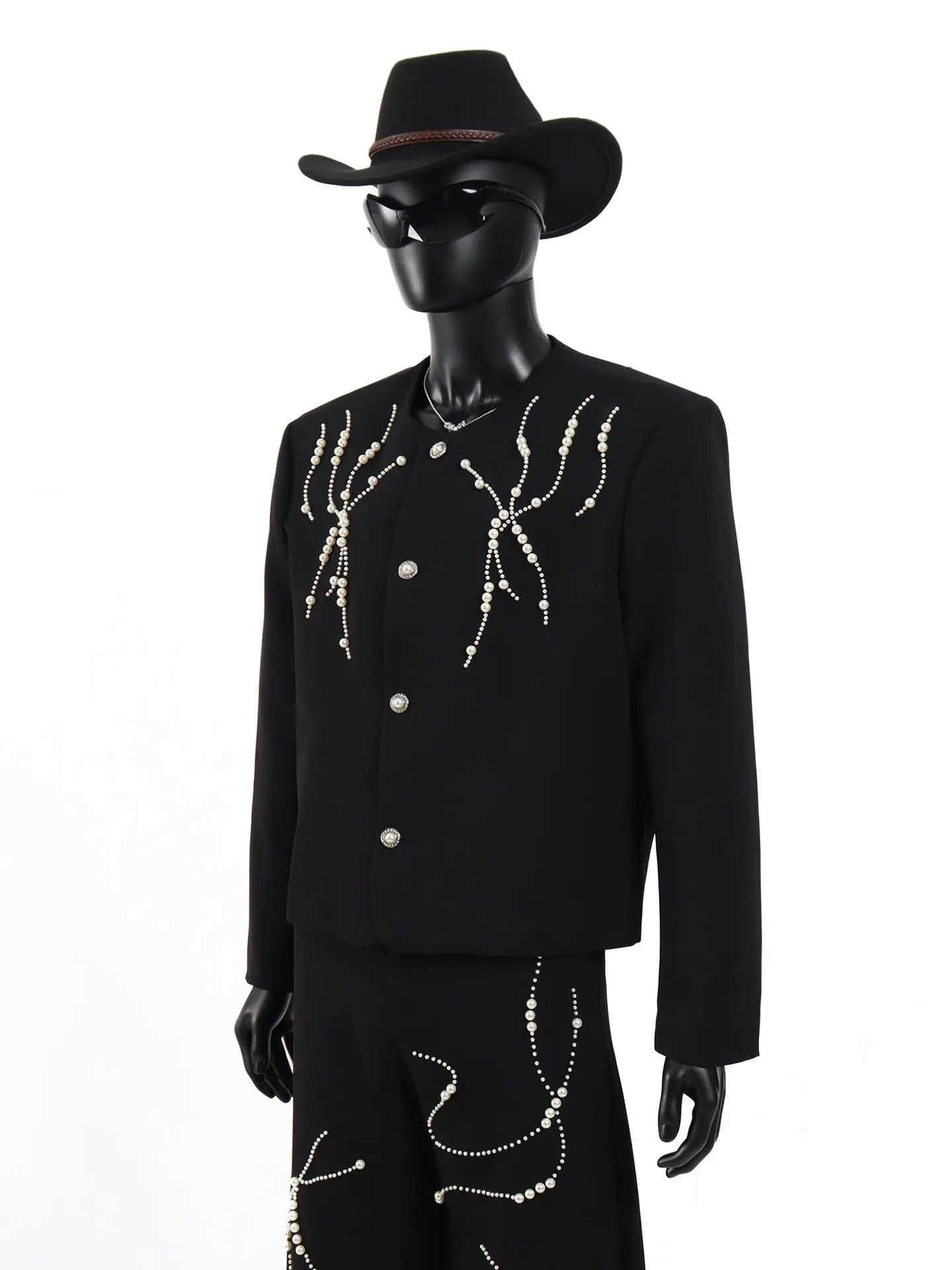 เทรนด์แฟชั่นเสื้อผ้าผู้ชาย ดีไซน์เสื้อแจ็คเก็ตประดับลูกปัดหนัก ชุดลำลองหลวมๆ สไตล์เท่ กางเกงขายาวทรงกว้าง