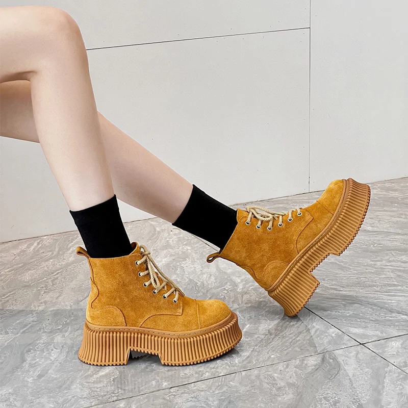 Donna-in Women Lace-up Platform Boots Cow Suede Anti-slip Rubber Sole Ankle Boots Thick Sole Round Toe Fashion Desert Boots