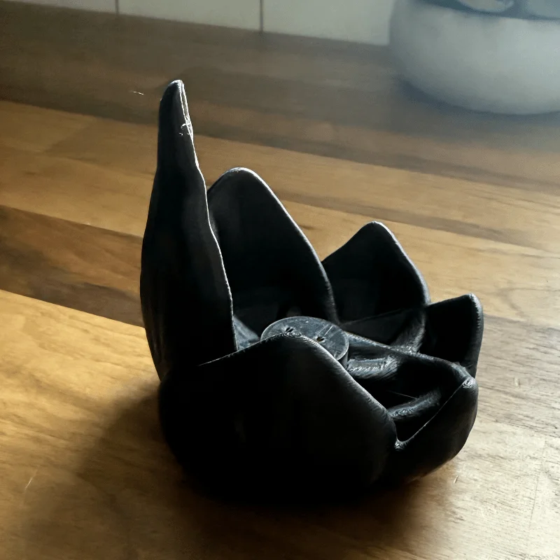 Creative Lotus-shaped Incense Holder, a Household Fragrance Decoration Item, Helps Emotions and Purify the Air, Aiding in Sleep