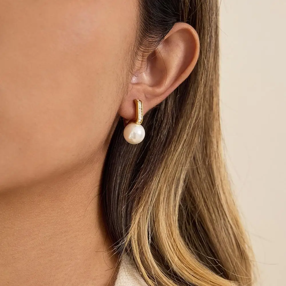 ENFASHION Aretes De Mujer U-Shape Pearl CZ Hoop Earrings For Women's Stainless Steel 18K Plated Gold Fashion Delicate Jewelry