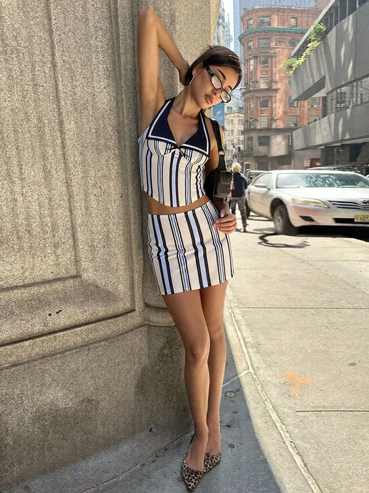 Kliou mulheres duas peças conjunto com estampa de listra, colar halter, pescoço baixo, mini saias, roupas de rua, moda verão