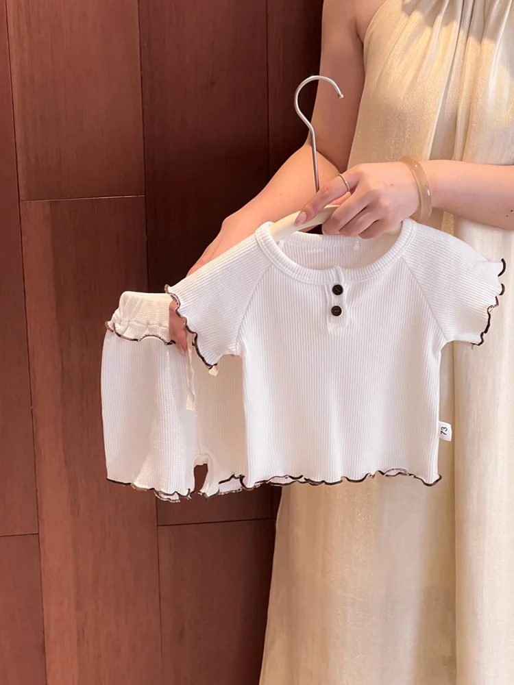 

Girls Summer Comfortable Short Sleeve T-Shirt Shorts Set Wave Design Cotton Two-Piece Outfit Casual Sportswear for Kids