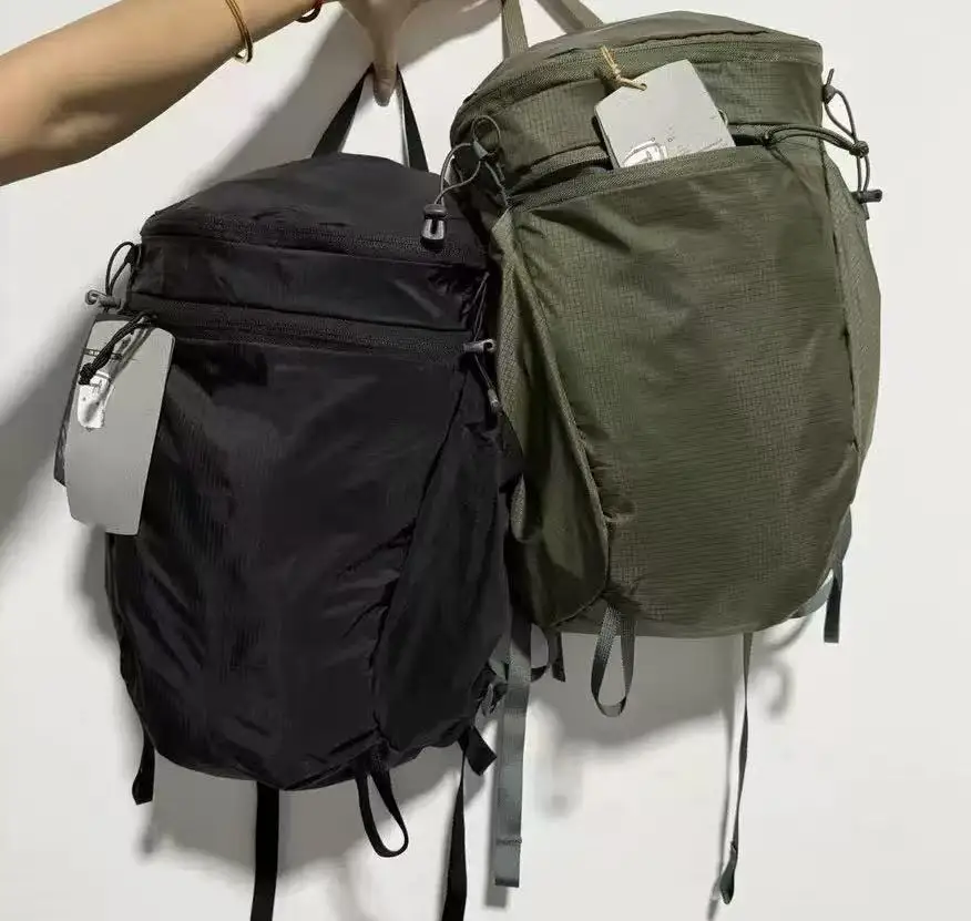 borsa-sportiva-unisex-leggera-per-attivita-all'aperto-zaino-casual-impilabile-borsa-da-alpinismo-18l-impermeabile-e-portatile-per-uomo-e-donna