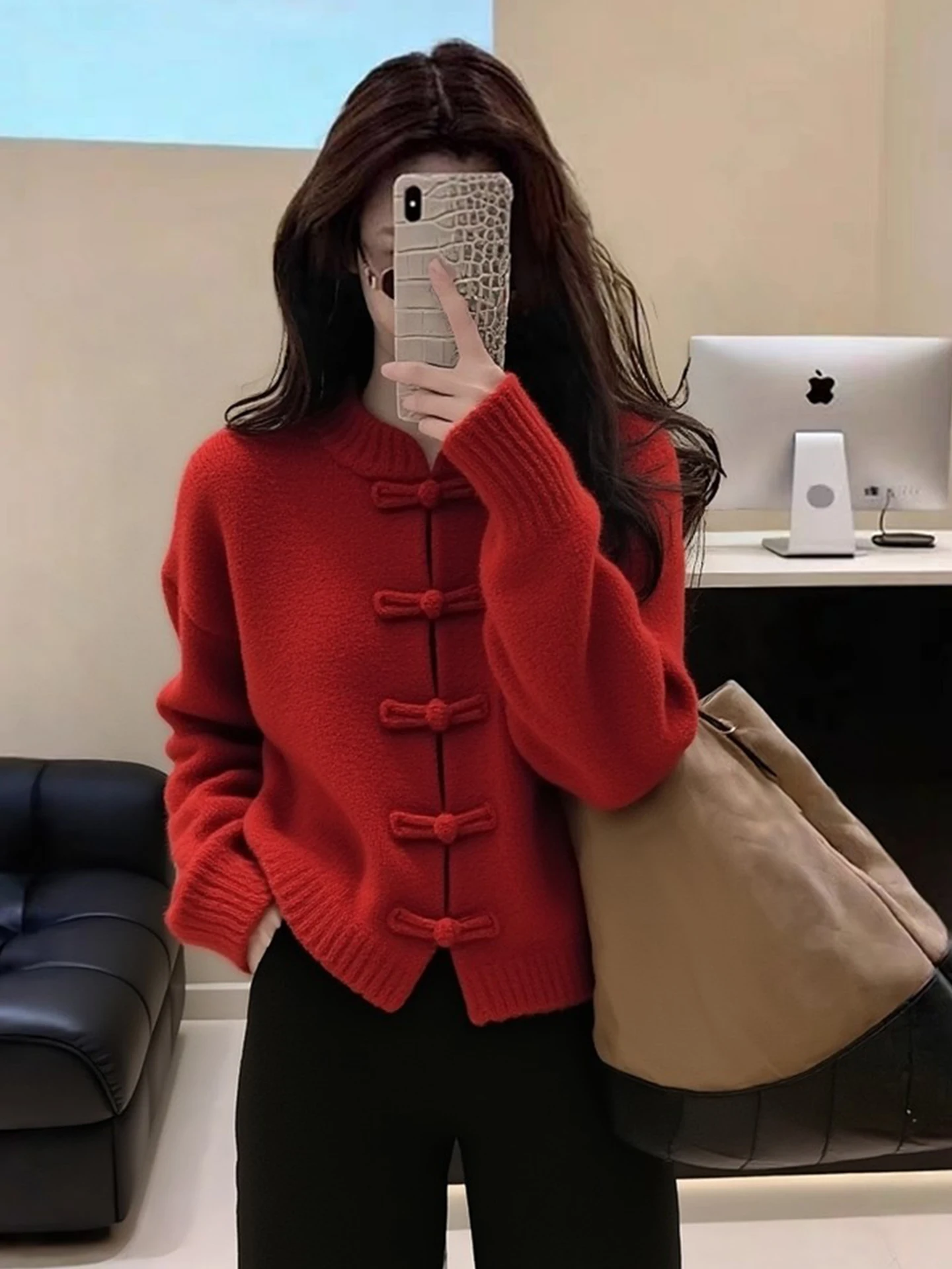 Chinese Style Red Knitted Sweater Women's Fashionable Winter Top New Year's Small Shirt Luxury Light Weight Button up Cardigan