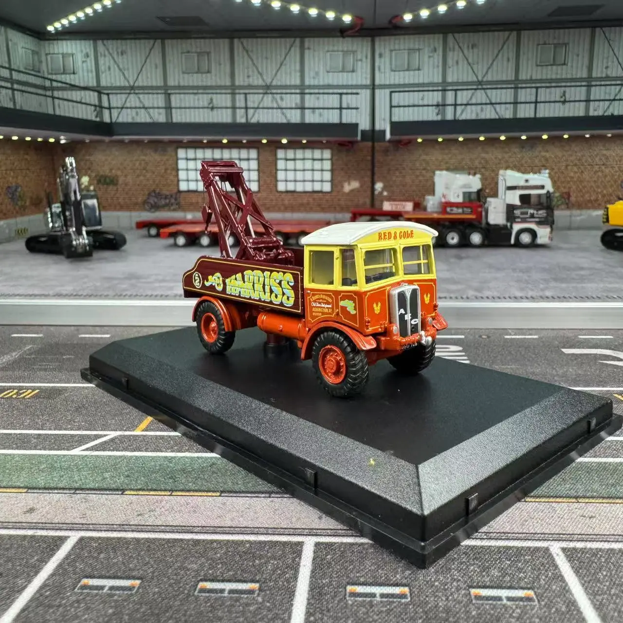 

Diecast OXFORDAEC 1:76 Scale Bullfighter Hook Old-fashioned Rescue Vehicle Alloy Car Model Collectible Toy Gift Souvenir Display