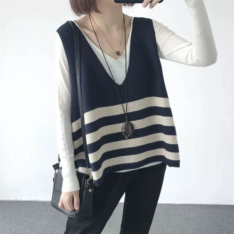 Womens Clothing 2023 Autumn Vintage Striped Simple Loose Outewear Knitted Sweater Vest Female Casual V Neck Sleeveless Waistcoat