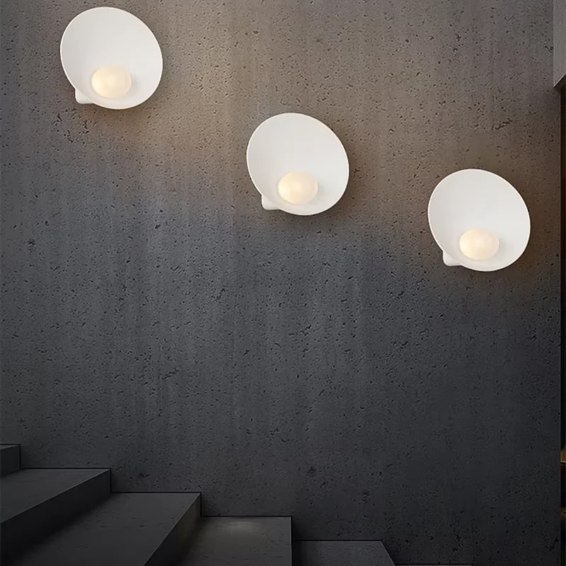 

Nordic White Simple Bedside Wall Lamp Modern Metal Luxury Shell LED Wall Lights Living Room Restaurant TV Background Wall Sconce