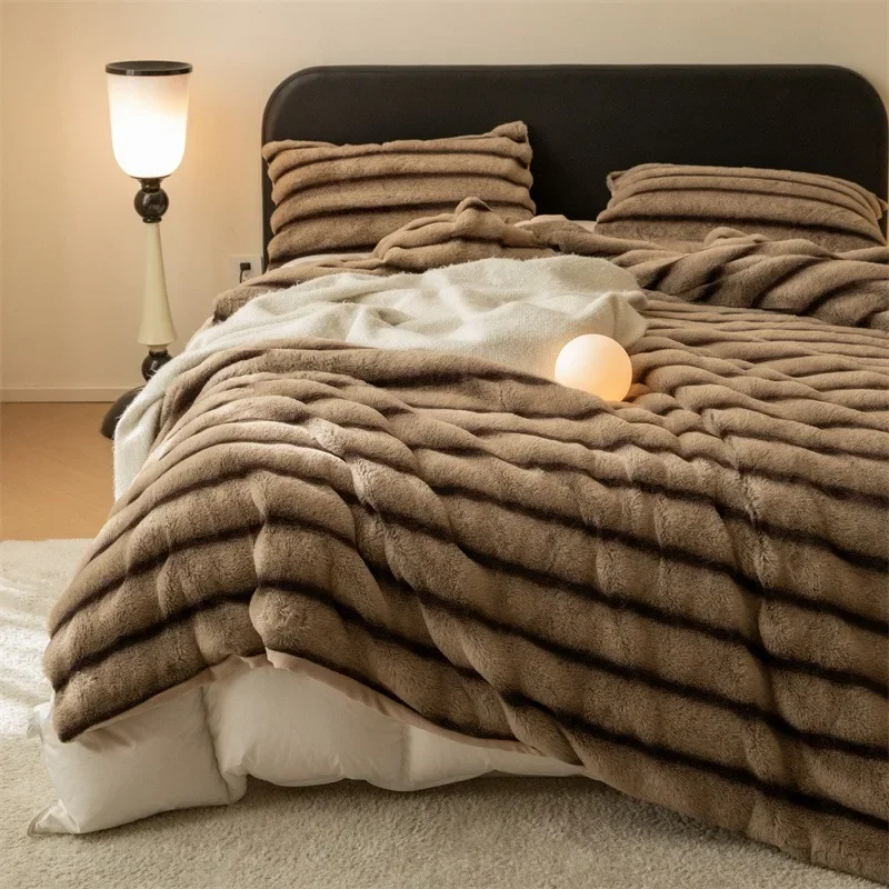 High Weight Plush Blanket Light Luxury Faux Fur Thicken Warmth Retention Retro Brown Stripe Office Blankets Leisure Sofa Carpet