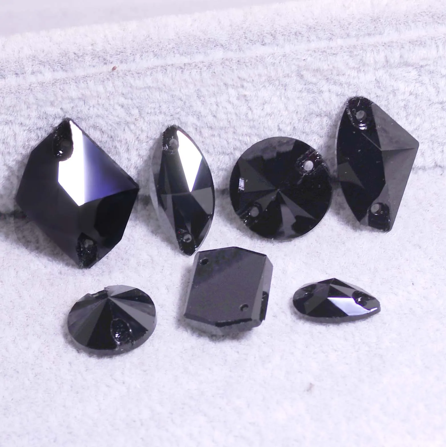 Pubrilex Crystal Jet Black Strass Flache Aufnähsteine Premium K9 Glas-Edelsteine für Handarbeiten, Kleidung, DIY-Basteln – Detail 2