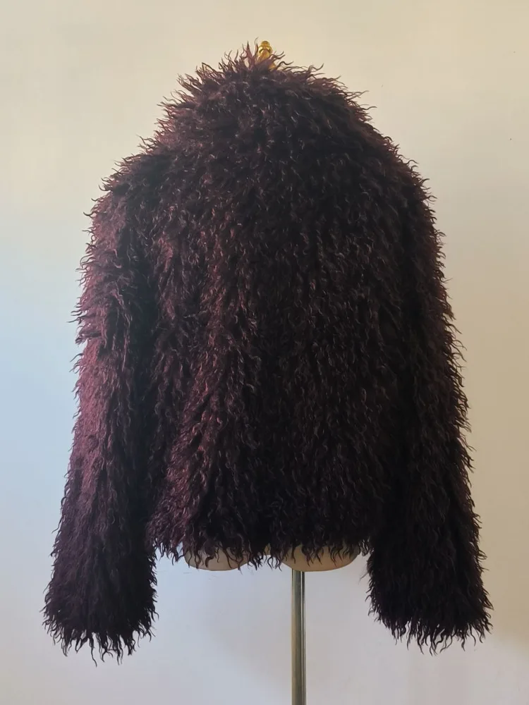 Luksusowa kurtka damska ZMEENNA z imitacji futra w kolorze bordowym, o puszystej fakturze, stylowa i ciepła odzież wierzchnia idealna na zimę ZM4107