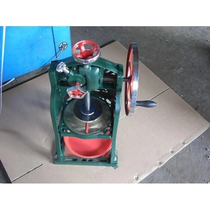Old-fashioned commercial hand crank manual ice shaver ice crusher ice shaver
