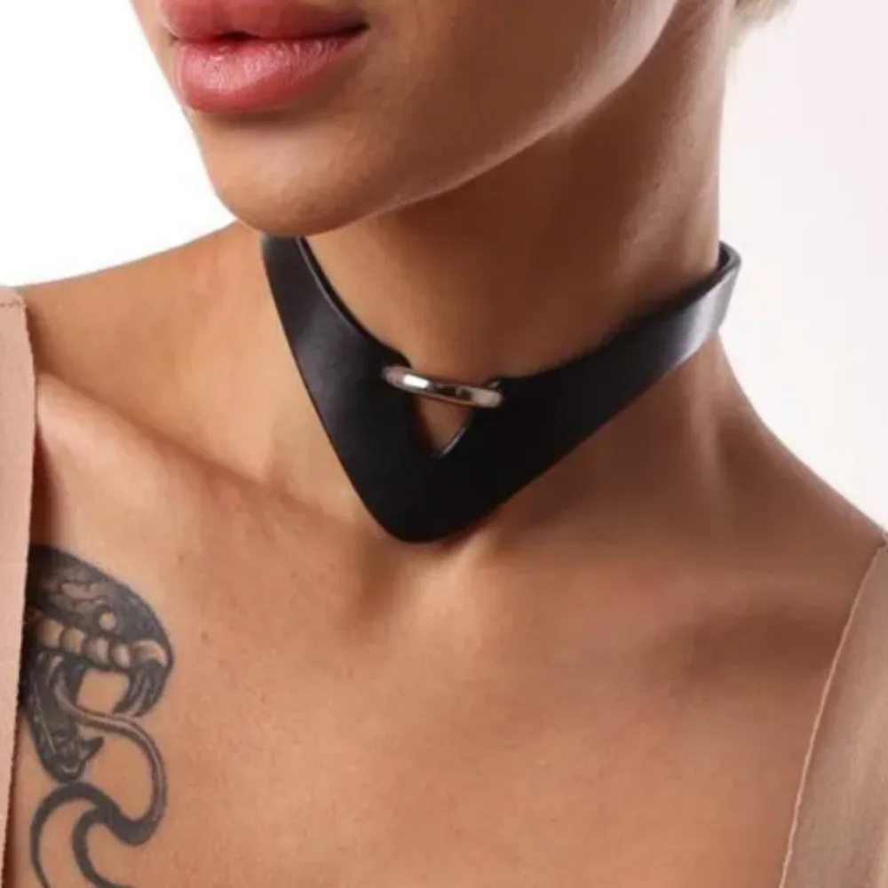 Women Gothic Fashion PU Leather Choker, Versatile for Party, Festival, Cosplay, and Intimate Couples' Play, Holiday Accessories