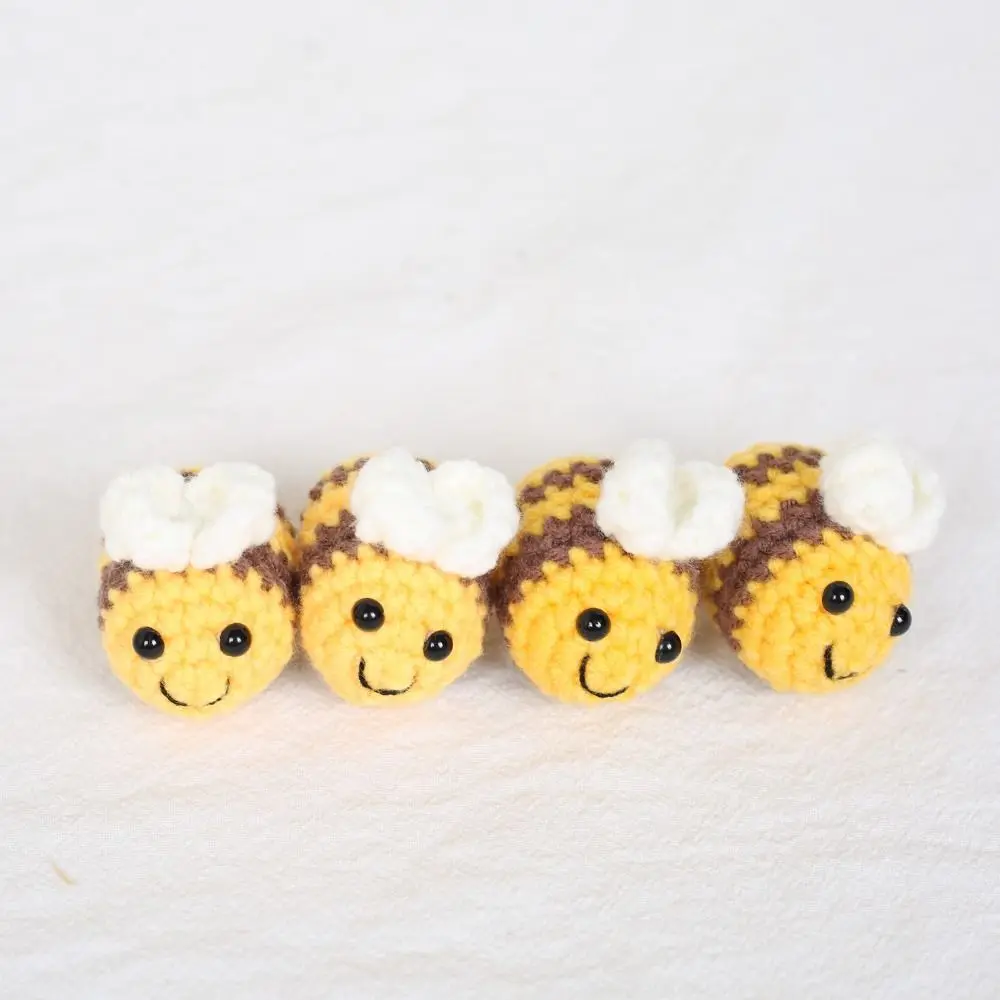 Niedliche handgefertigte Cartoon-Bienen-Anhänger, fertiges Produkt, handgemachte Häkel-Schlüsselanhänger, gewebte Kawaii-Strick-Insekten-Tiere – Detail 1